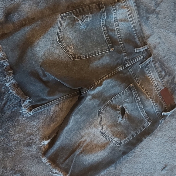 Zara Man Jean Shorts - Picture 2 of 3